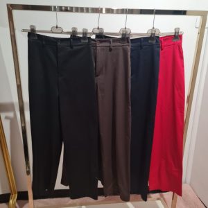Pantalone VICOLO in cotone , modello carrot fit