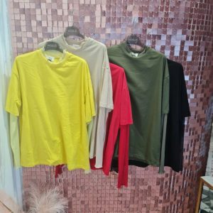 T-shirt VICOLO con maniche in tulle