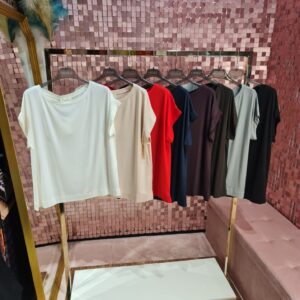T-shirt VICOLO a scatoletta in viscosa con spacchettini
