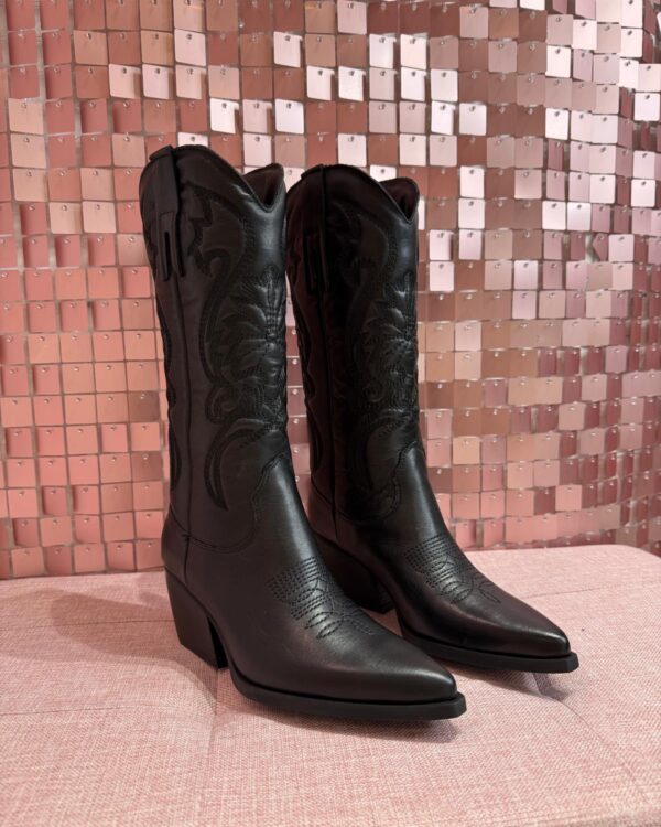 Texano OVYE' in pelle ricamato