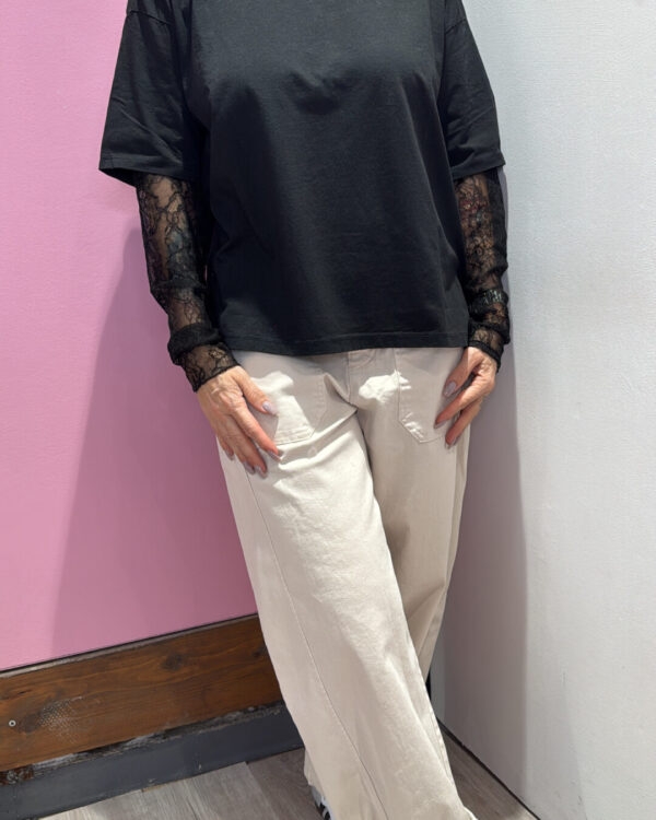 T-shirt SUSYMIX con maniche in pizzo, NERO