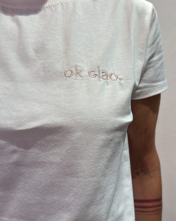 T-shirt VICOLO con ricamo "ok ciao. "