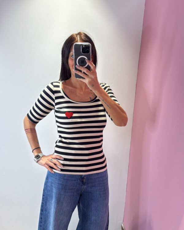 T-shirt VICOLO a righe con ricamato patch cuore, PANNA NERO