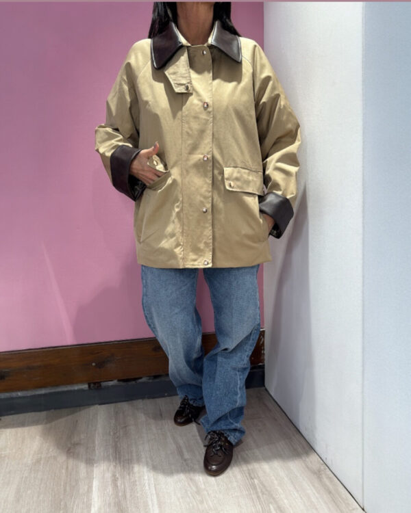 Giaccone VICOLO con tasche e collo in ecopelle, BEIGE