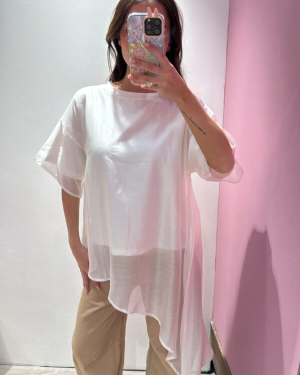 T-shirt VICOLO asimmetrica in 100% cotone &  in lyocell