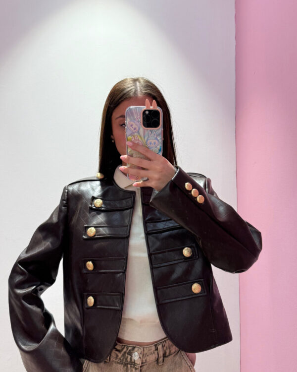 Giacca Aperta MOTEL con bottoni gioiello & ecopelle intrecciata