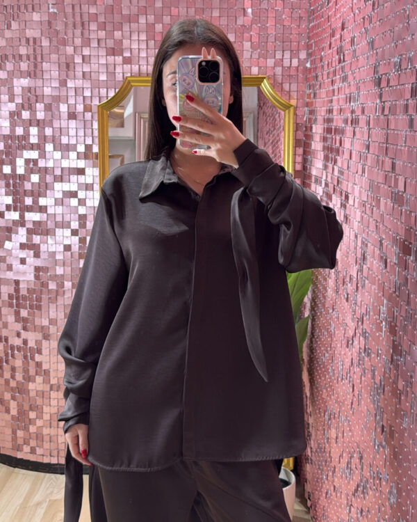 Camicia VICOLO in raso con lacci sui polsi, MORO