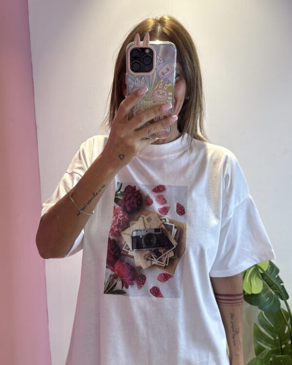 T-shirt Over VICOLO con stampa & punti luce