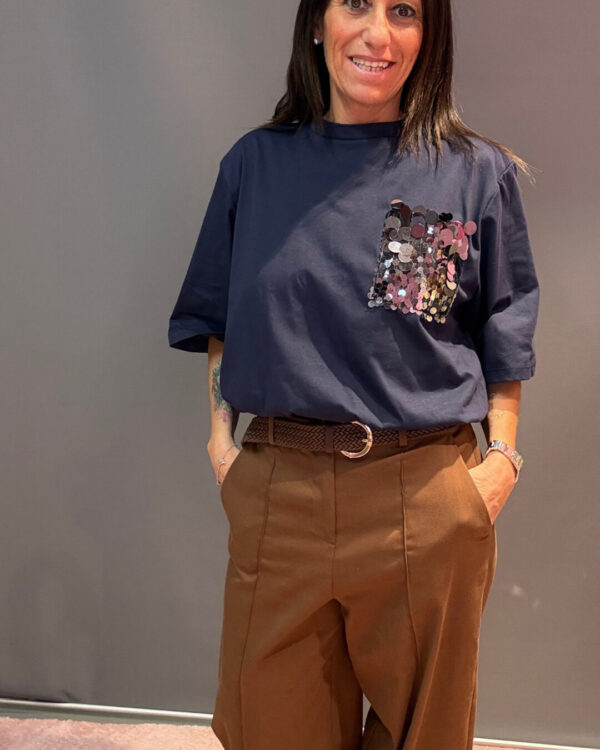T-shirt Crop MOTEL con taschino in pailettes, BLU