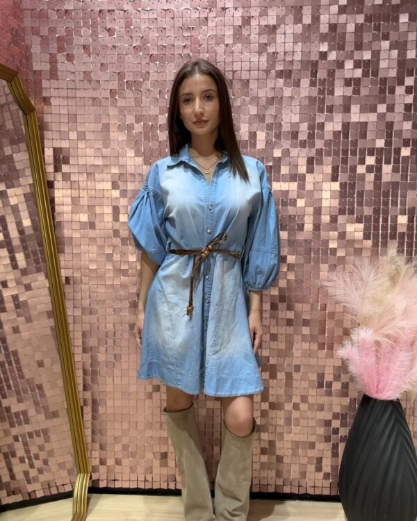 Abito MOTEL in jeans leggero con cintura scamosciata