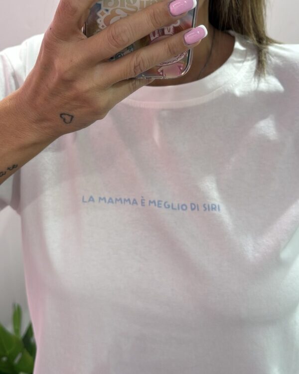 T-shirt VICOLO con scritta LA MAMMA E' MEGLIO DI SiRI