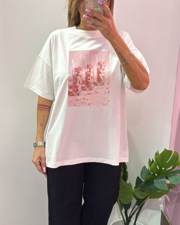 T-shirt Over VICOLO con stampa plastificata rosa