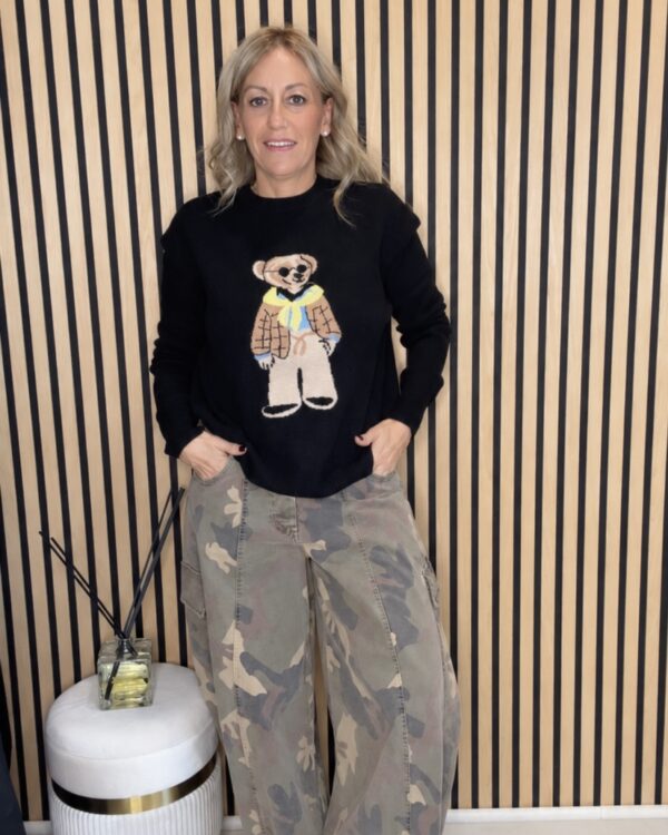 Pull MOTEL con stampa orsetto sciarpa gialla