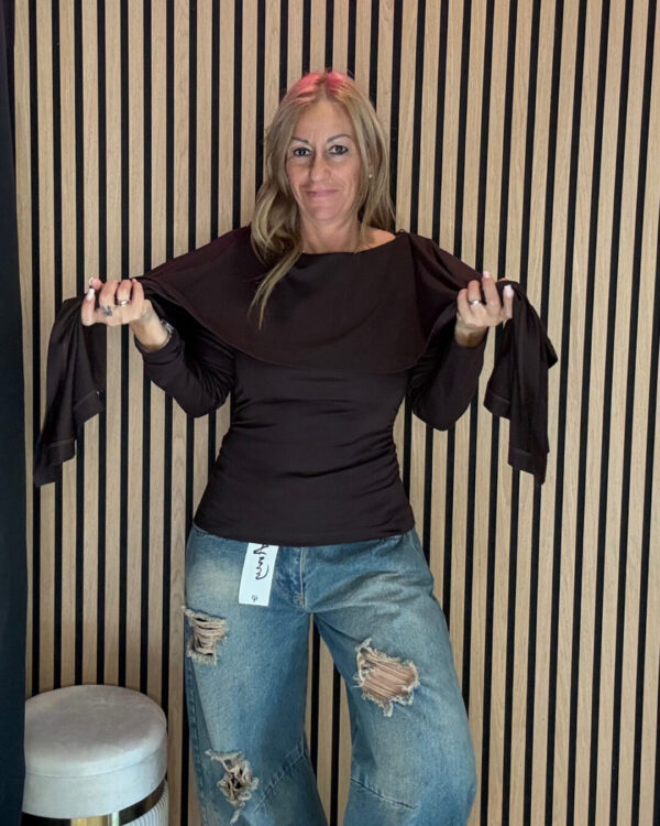 Blusa PHILIA LOFT aderente con maniche a mantella