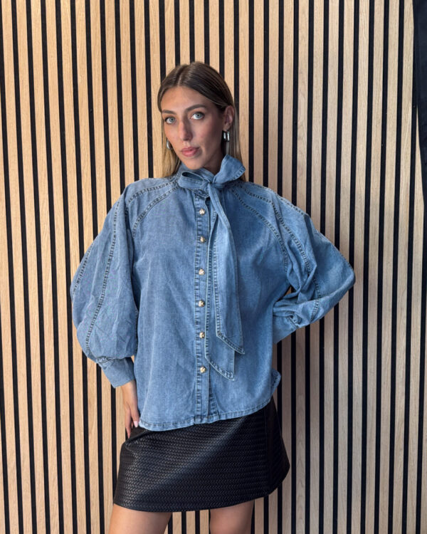 Camicia SUSYMIX con fiocco in denim