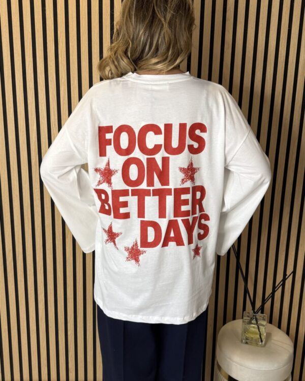 T-shirt OVER VICOLO con stampa "focus on better days", ROSSO
