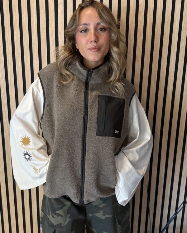 Gilet VICOLO in teddy smanicato