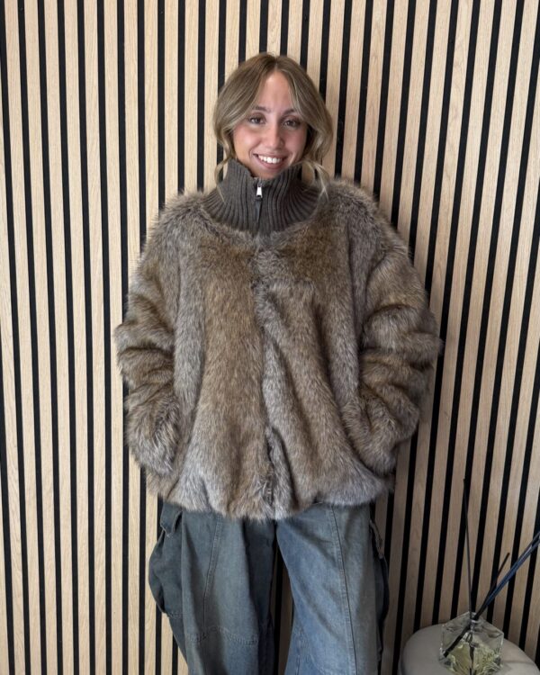 Eco Pelliccia PHILIA LOFT con collo in maglia
