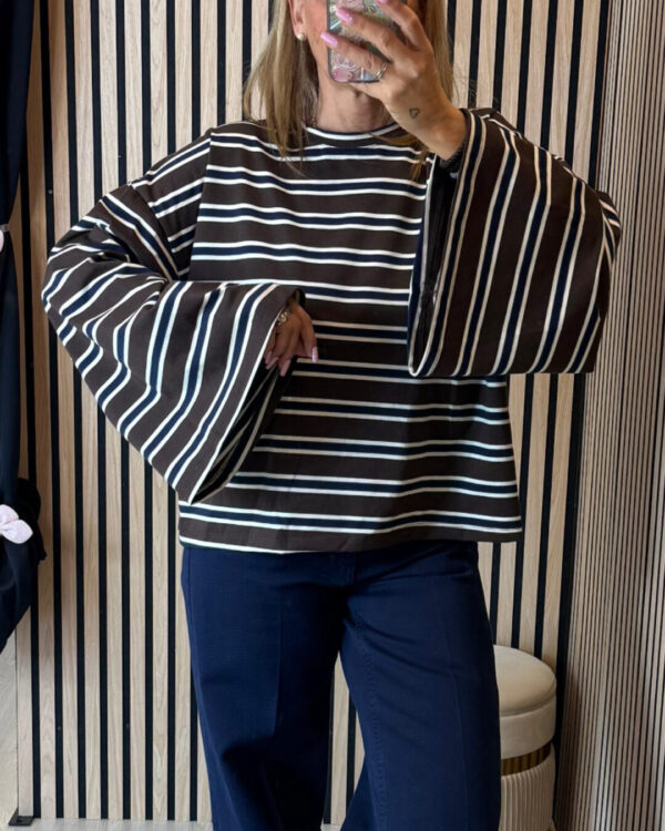 T-shirt MOTEL a righe con maniche a campana